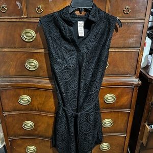 Black sleeveless dress